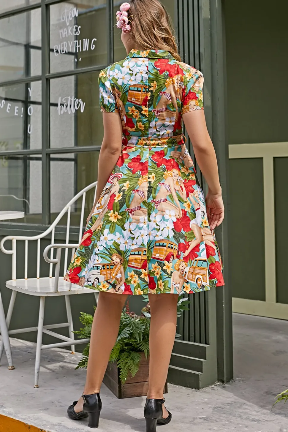 Vestido Swing Vintage com Estampa dos Anos 50