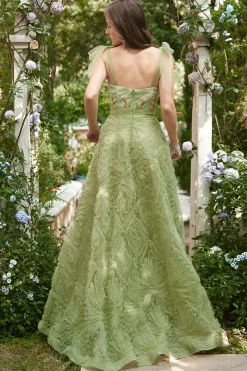 Vestido Verde Claro de Baile Com Bordado