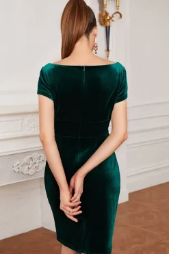 Vestido verde de veludo bateau pescoço
