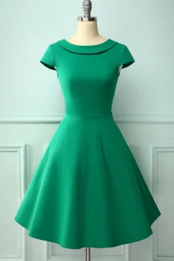 Vestido verde dos anos 50 do pescoço do barco