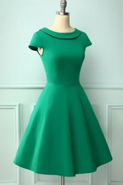 Vestido verde dos anos 50 do pescoço do barco