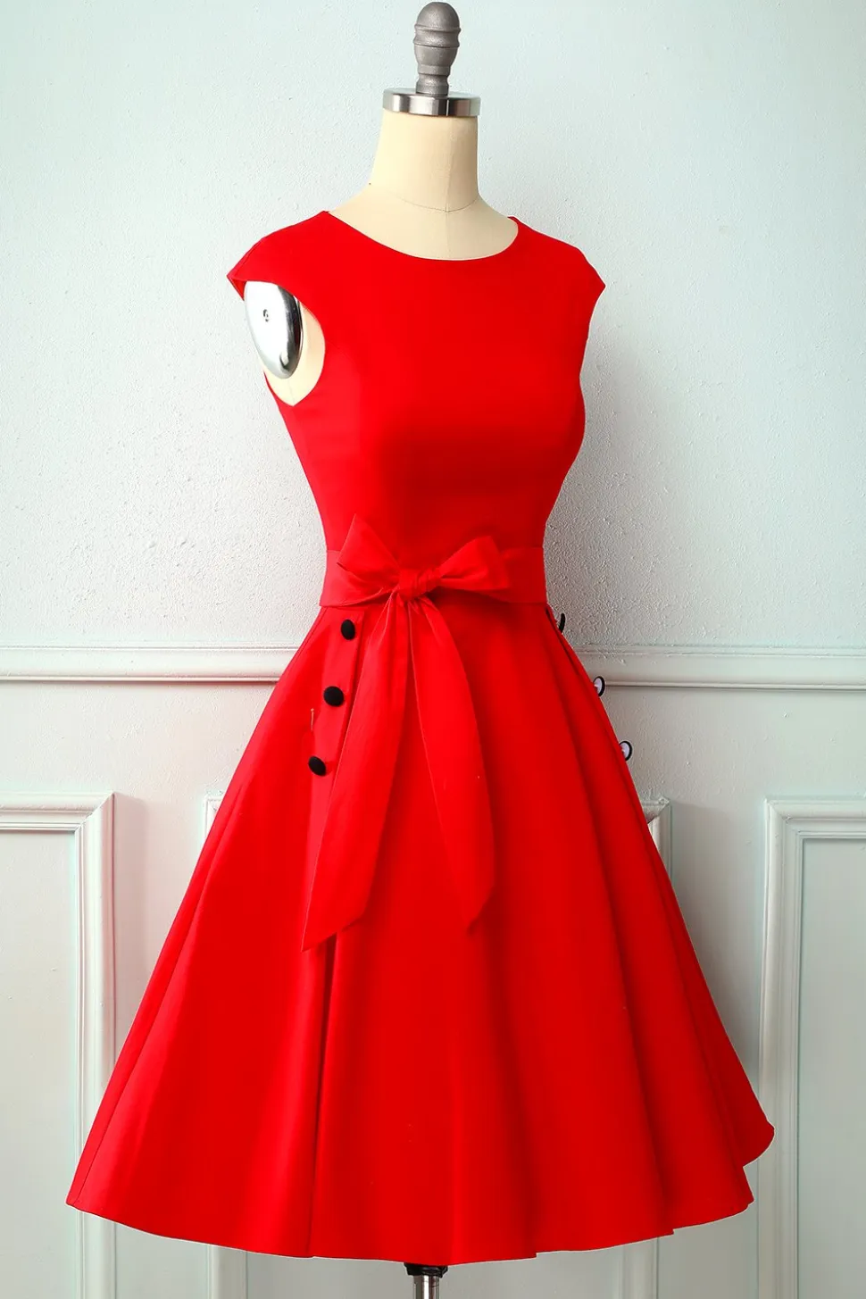 Vestido vermelho do balanço dos anos 50 do botão vermelho