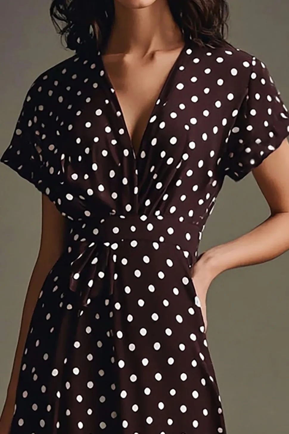 Vestido Verão Decote em V Mangas Curtas Café Branco Dot