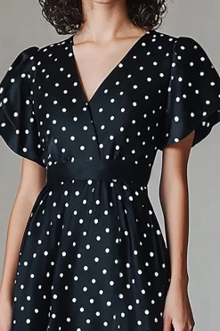 Vestido Verão Decote em V Longo Ponto Branco Preto Linha-A