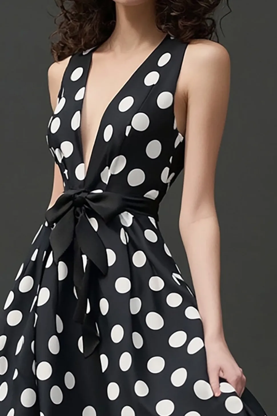 Vestido Verão Decote em V Ponto Branco Preto Midi Linha-A