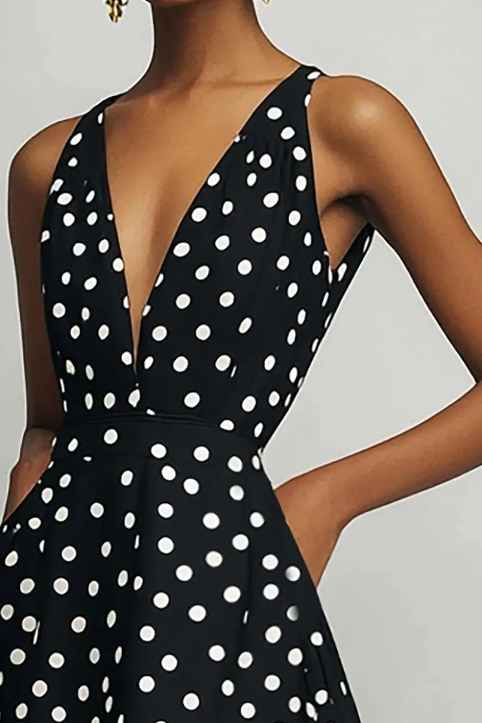 Vestido Verão Decote em V Ponto Branco Preto Midi Sem Mangas