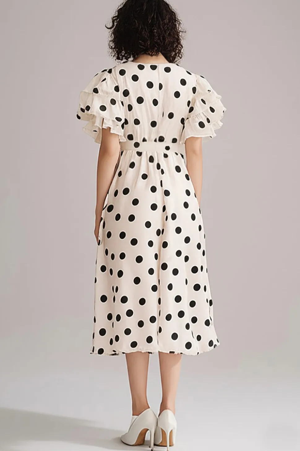 Vestido Verão Decote em V Midi Marfim Preto Mangas Curtas