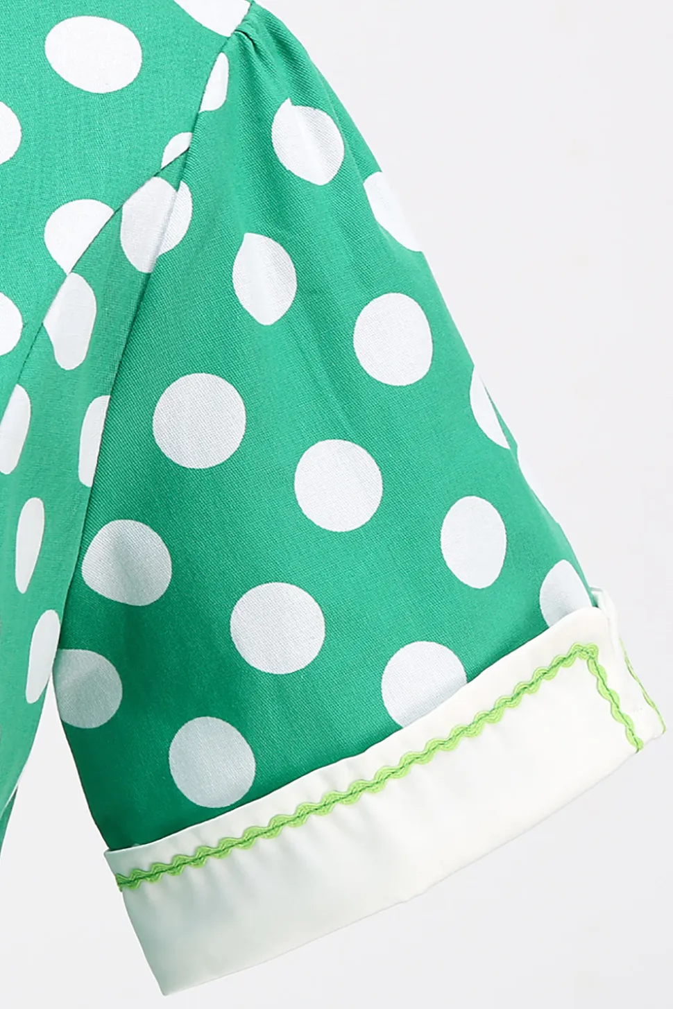 Vestido vintage verde ponto branco com mangas curtas
