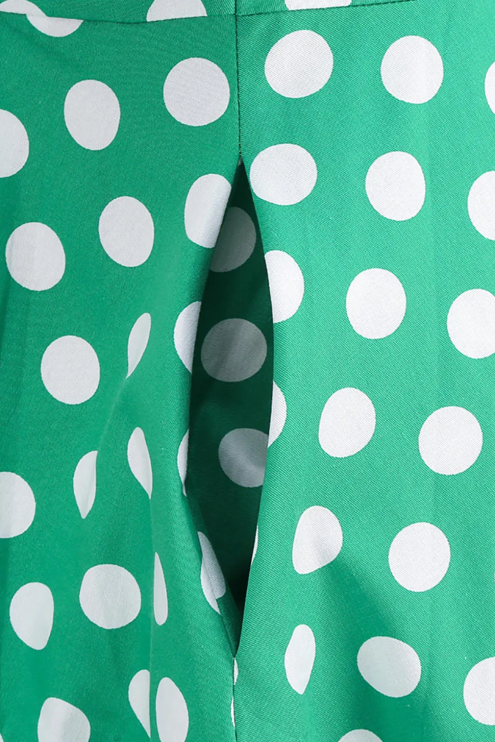 Vestido vintage verde ponto branco com mangas curtas