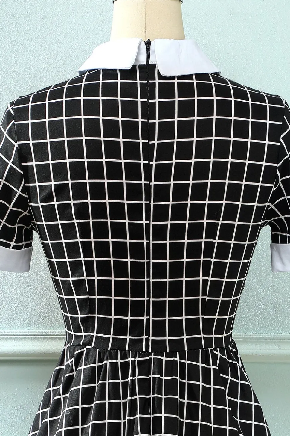 Vestido vintage xadrez de 1950 com arco