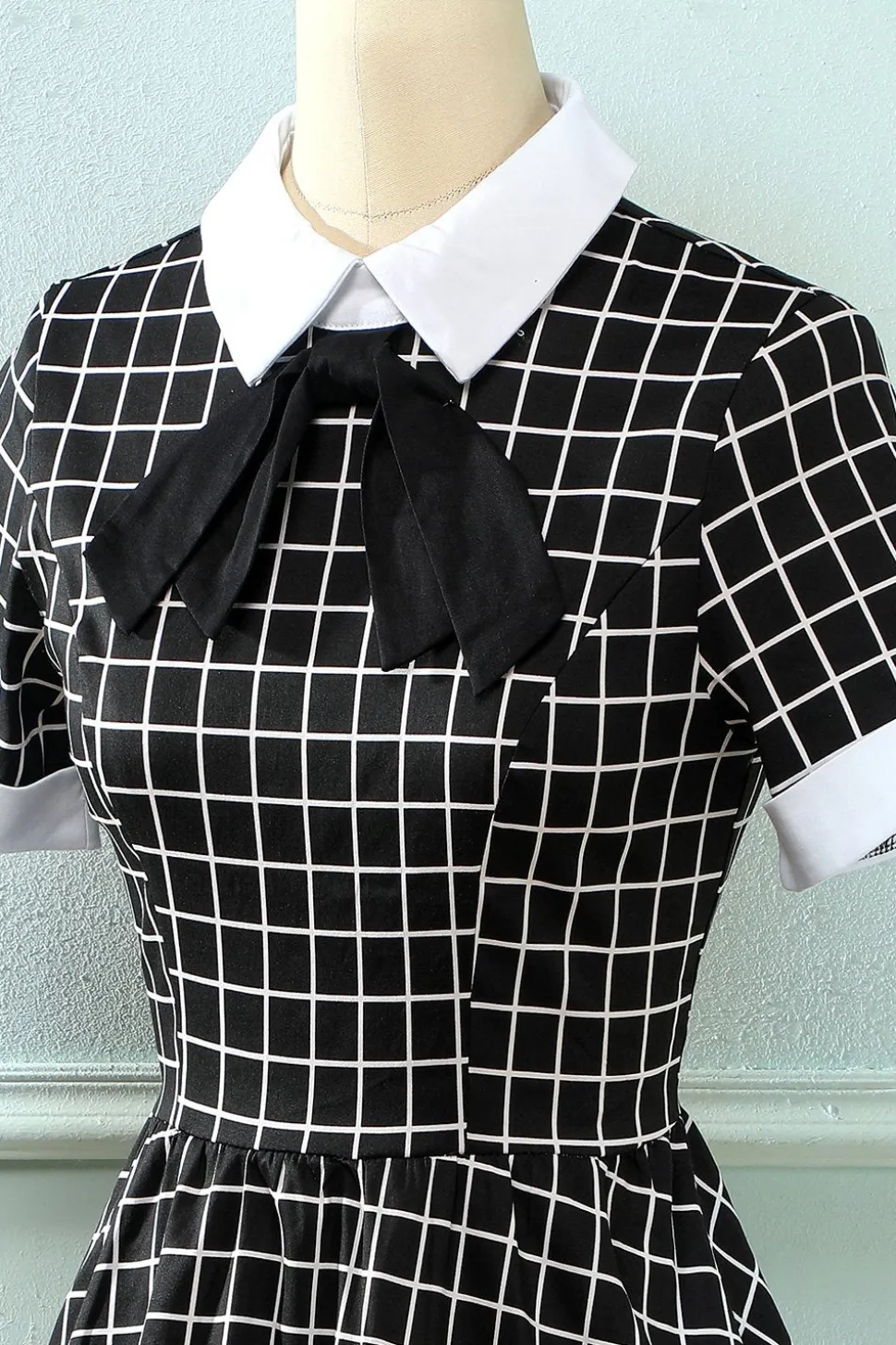 Vestido vintage xadrez de 1950 com arco
