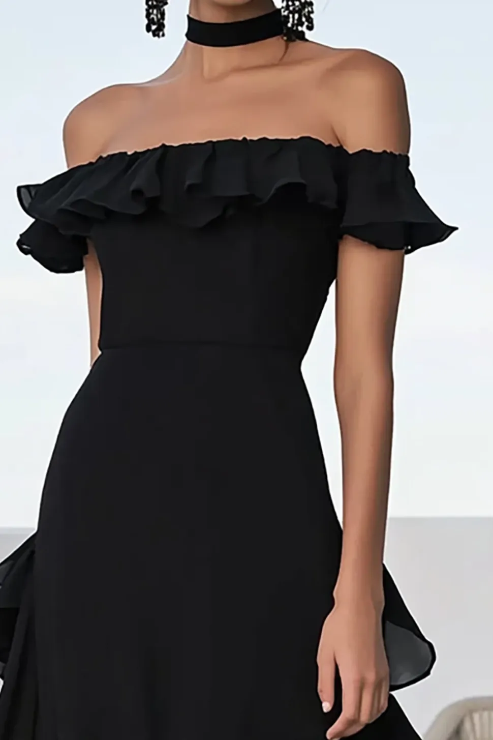 Vestidos Cerimónia Preto Linha-A Chiffon Babado Longo Fora do Ombro