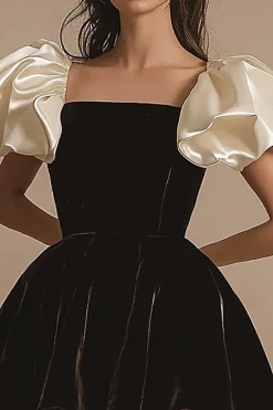 Vestidos Cocktail Marfim Preto Curto Linha-A Mangas Curtas
