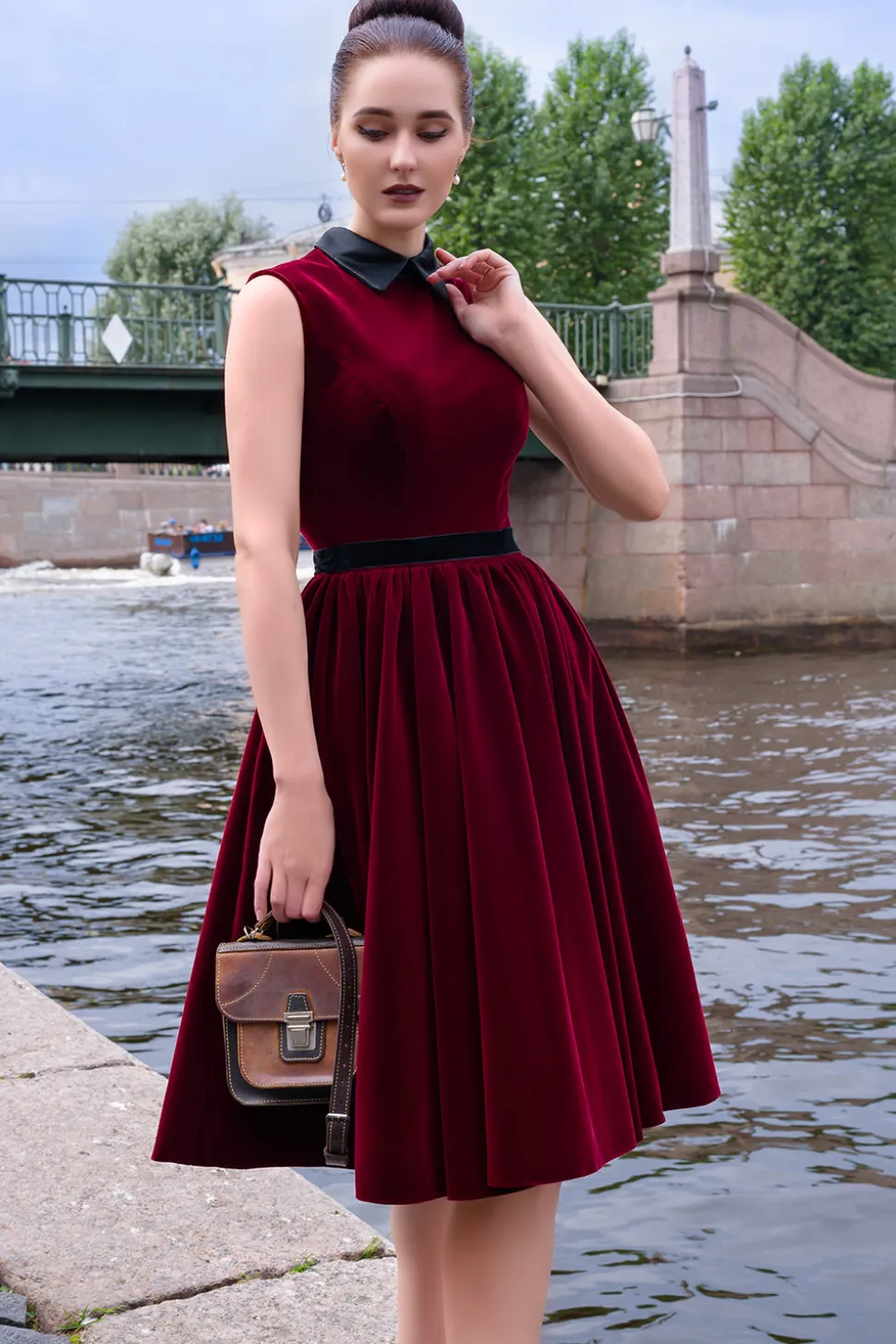 Vestidos Curto de Veludo Borgonha
