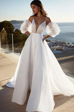 Vestidos de Noiva com Mangas Puff Marfim Linha-A Renda Decote em V Longo