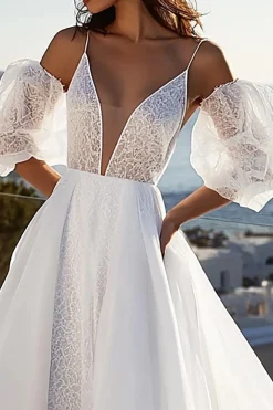 Vestidos de Noiva com Mangas Puff Marfim Linha-A Renda Decote em V Longo