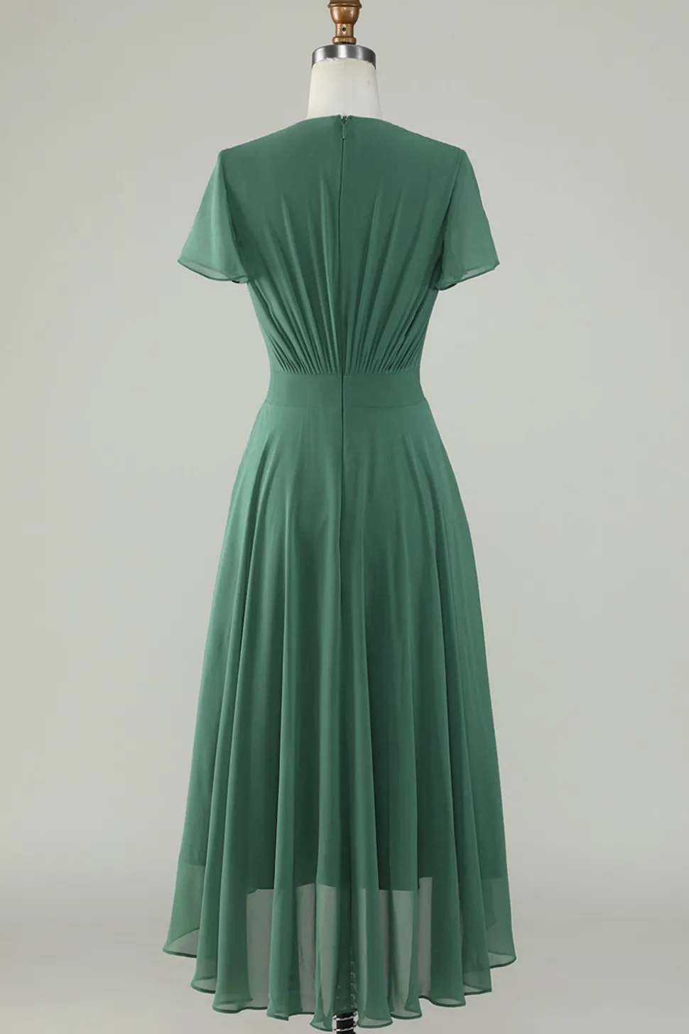 V-Neck mangas curtas vestido de dama de honra de eucalipto com laço