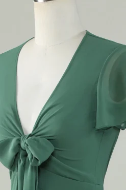 V-Neck mangas curtas vestido de dama de honra de eucalipto com laço