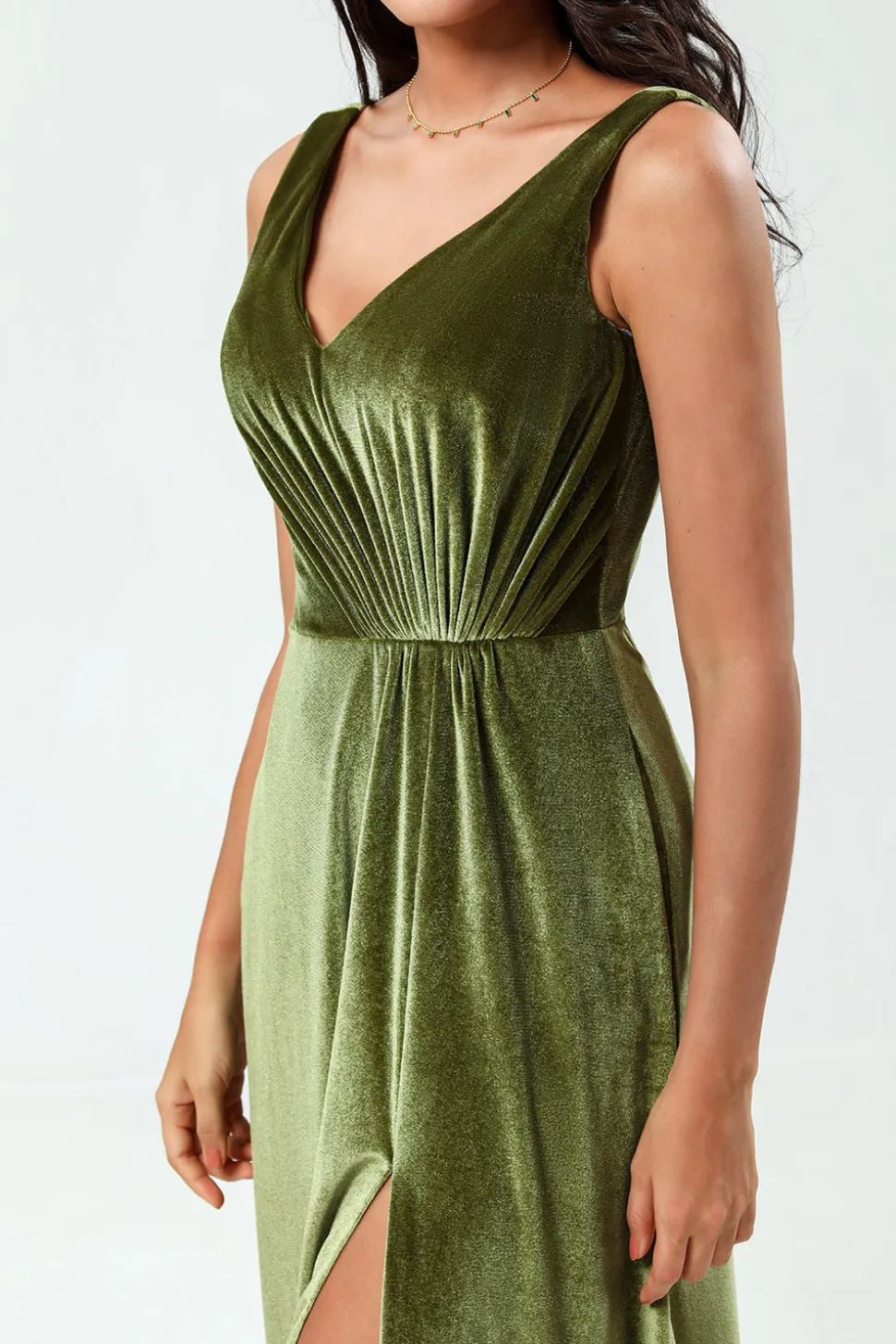 V-Neck Mangas Uma Linha Olive Velvet Vestido Madrinha com Fenda