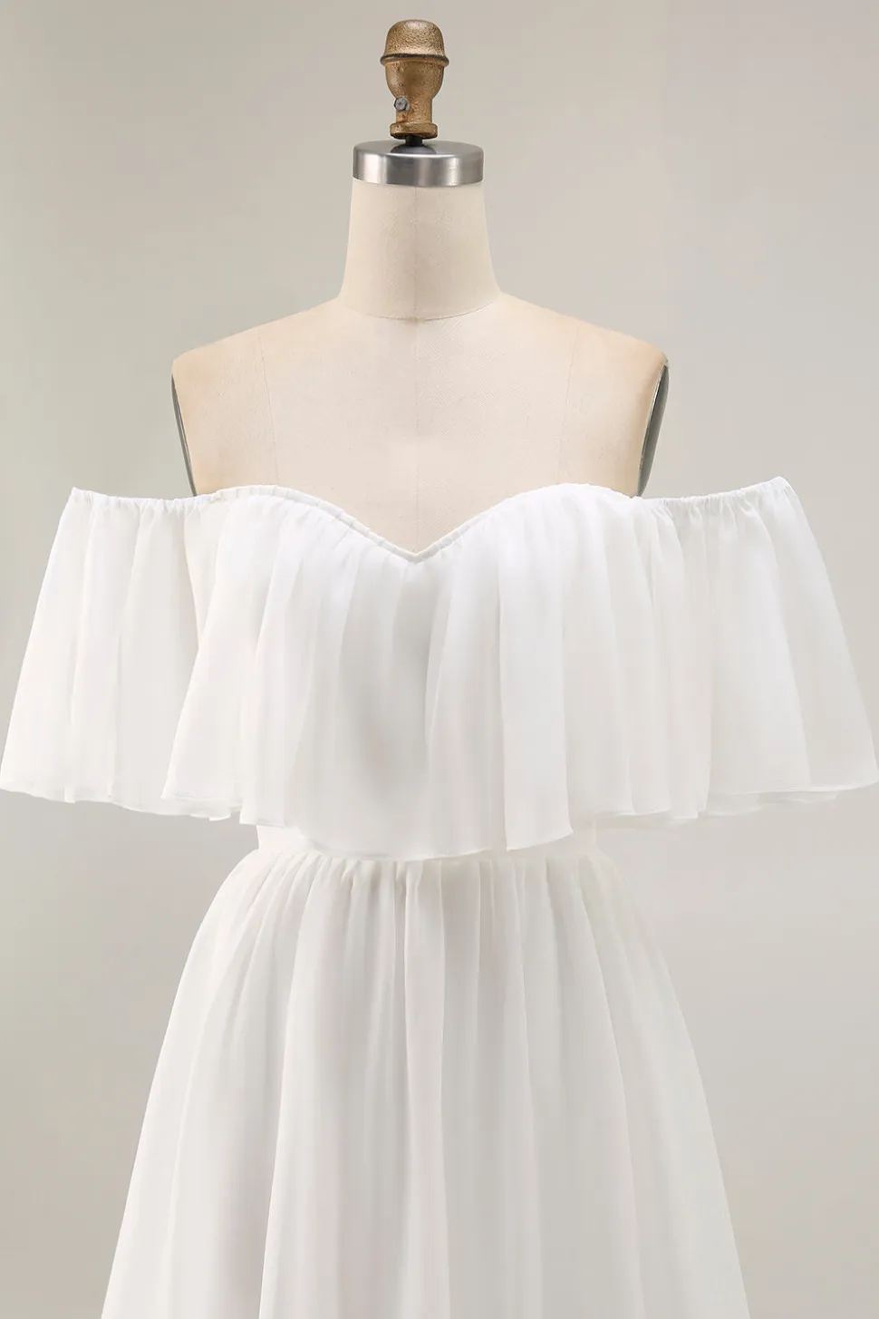 White Off the Shoulder Ruffle Chiffon Um Vestido de Noiva Linha